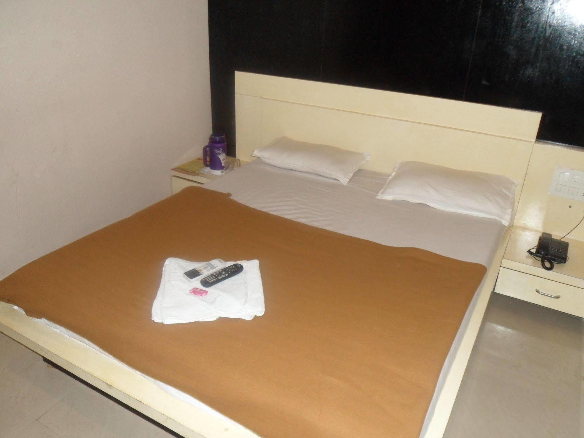 Hotel Canada Palace Batwa Luaran gambar