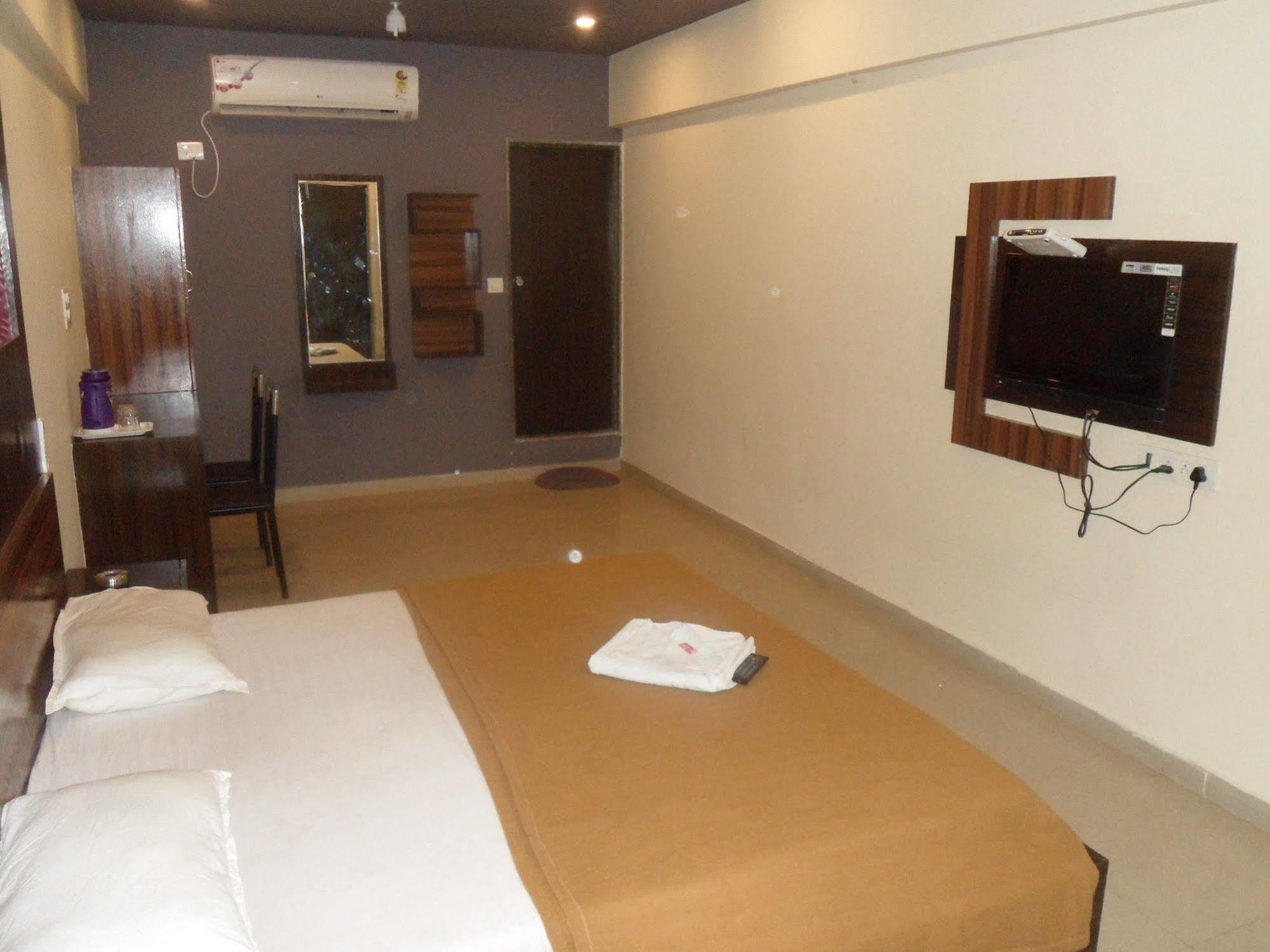 Hotel Canada Palace Batwa Luaran gambar